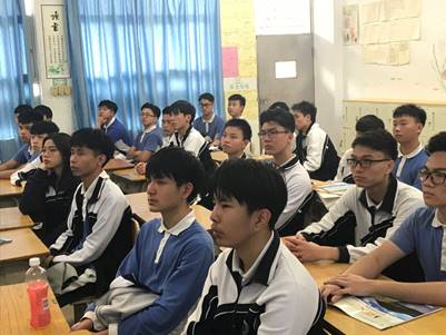 说明: E:\学生处\安全教育素材\龙岗第一课\照片\IMG_8039.JPG